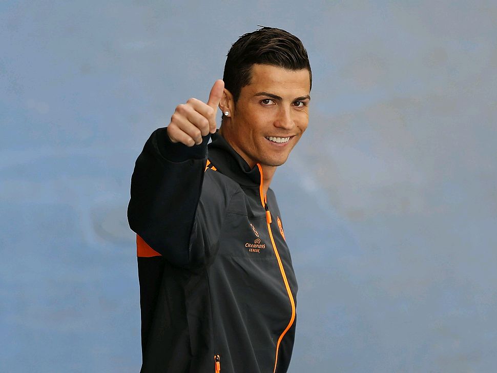 索尔斯克亚拿到了足球史上最漂亮的战术红牌！（索尔斯克亚奉上足坛史上最精彩的战术红牌！）