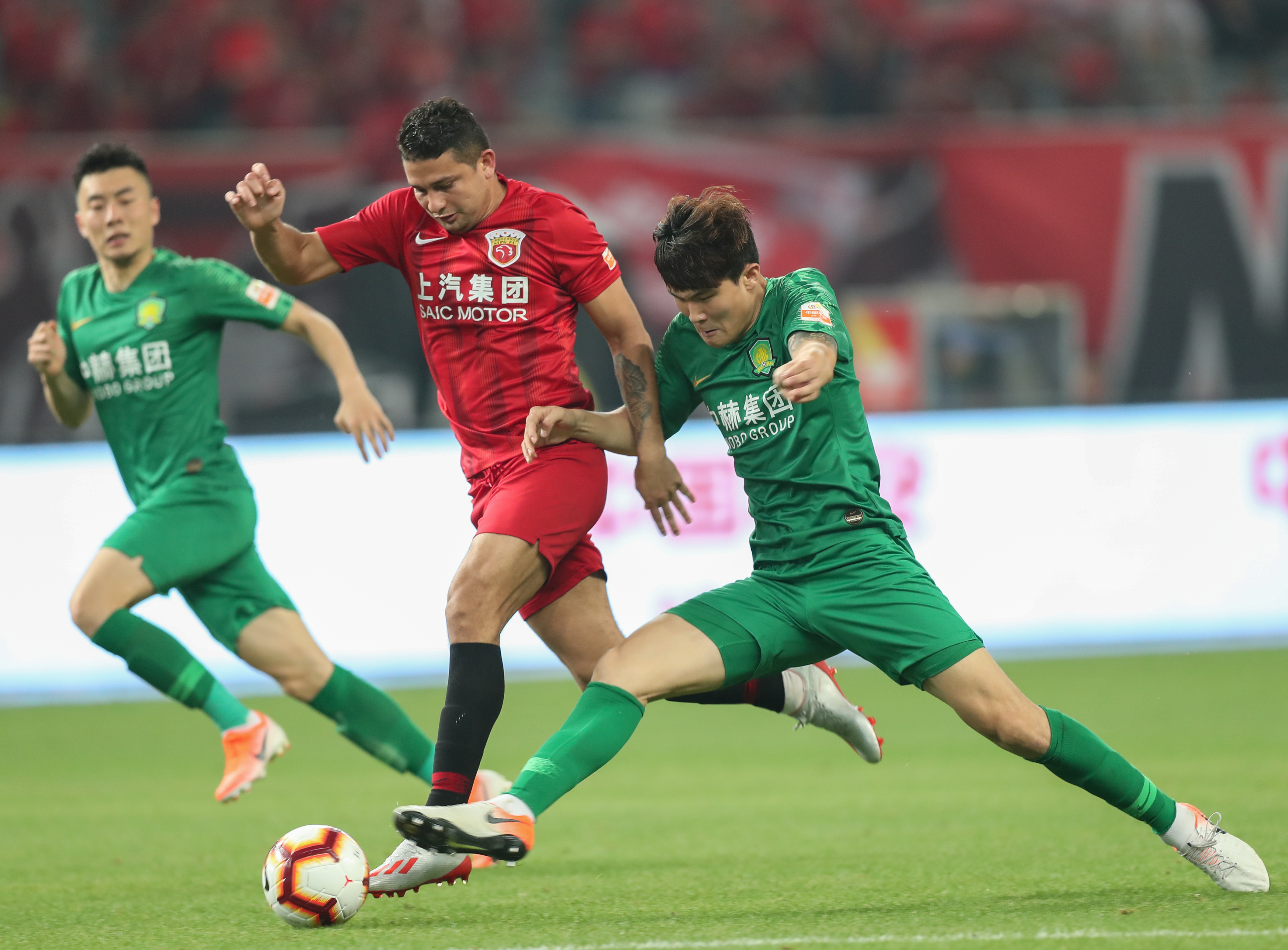 篮球CBA裁判讲评会议强调关键时刻执法标准（CBA裁判讲评会重申关键时刻判罚尺度）