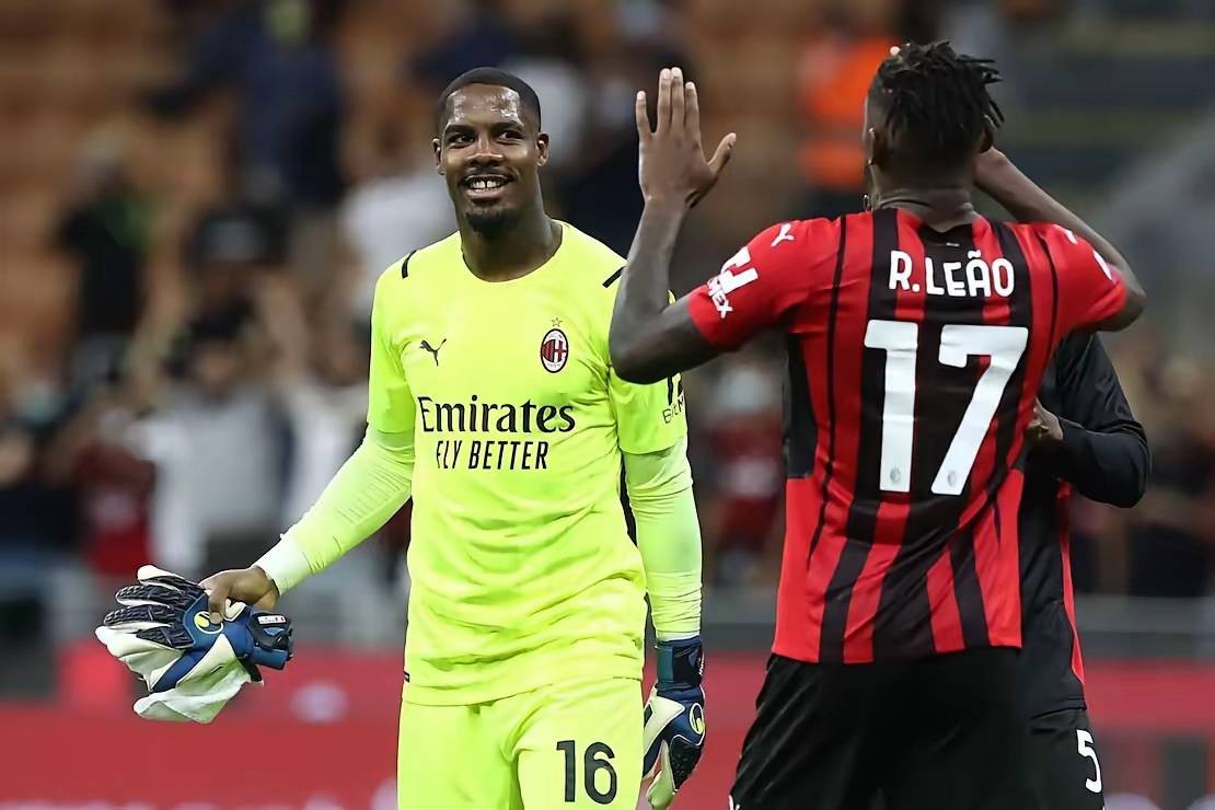 创历史，埃因霍温是首支正式比赛在安菲尔德打进3球的荷兰球队