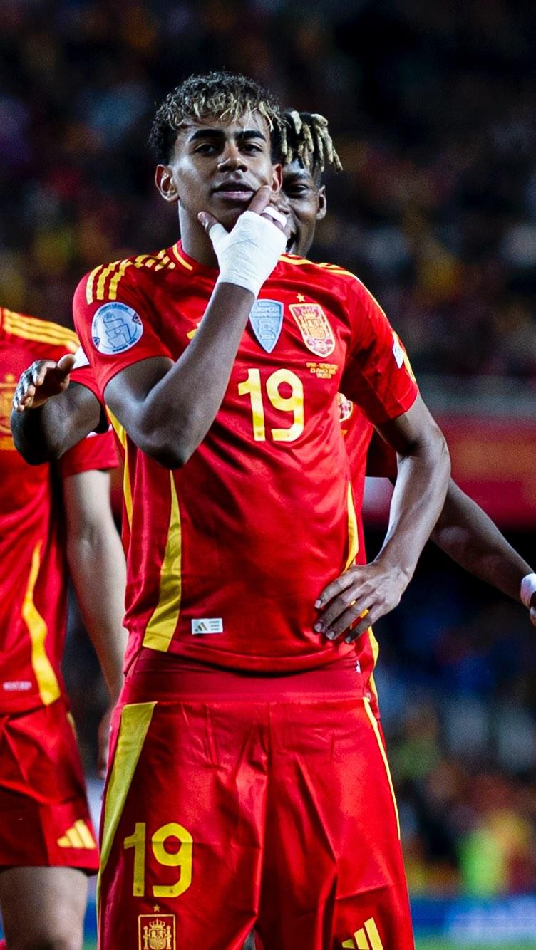 环足奖最佳新星候选：库巴西、居莱尔、杜埃、伊尔迪兹在列