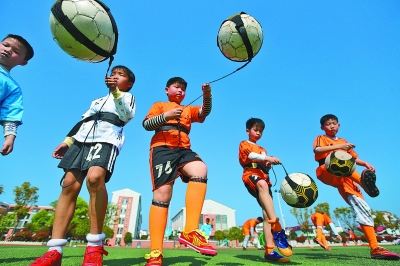 6.07次，西甲是本赛季五大联赛场均扑救次数最多的联赛（场均6.07次扑救，西甲领跑本赛季五大联赛）