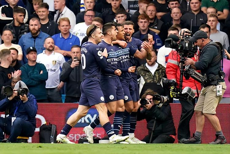 德国国门：诺伊尔是有史以来最好的门将，不排除选择尼日利亚队（德国门将称诺伊尔为史上最佳，亦不排除代表尼日利亚出战）