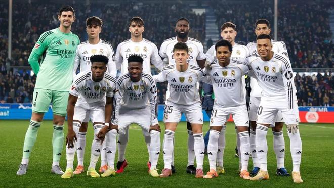 德国杯半场：凯恩破门，对手2送乌龙，拜仁暂3-1柏林联合（德国杯半场战报：凯恩建功+对方两记乌龙，拜仁暂以3-1领先柏林联合）