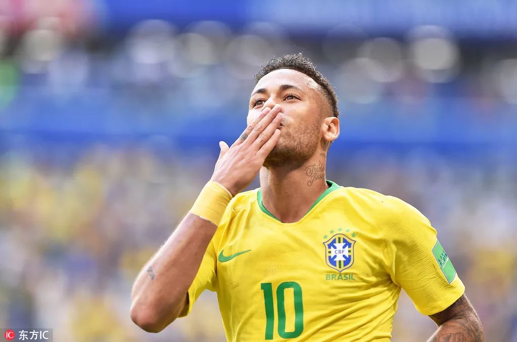 德天空：多特将在今天与二门亚历山大-迈尔续约至2027年