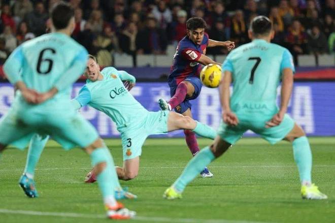 一日意甲动向：国米大胜科莫晋级榜首，米兰中锋实在是太令人发愁（意甲今日速递：国米横扫科莫登顶榜首，米兰中锋难题令人头疼）