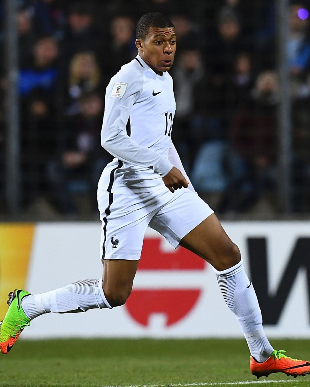 德国国门：诺伊尔是有史以来最好的门将，不排除选择尼日利亚队（德国门将称诺伊尔为史上最佳，亦不排除代表尼日利亚出战）